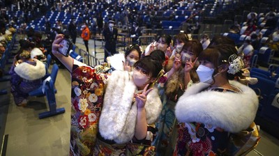 Suka Cita Gadis-gadis Jepang Rayakan Hari Kedewasaan