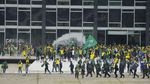 Tolak Hasil Pemilu, Ribuan Warga Brasil Duduki Istana Presiden