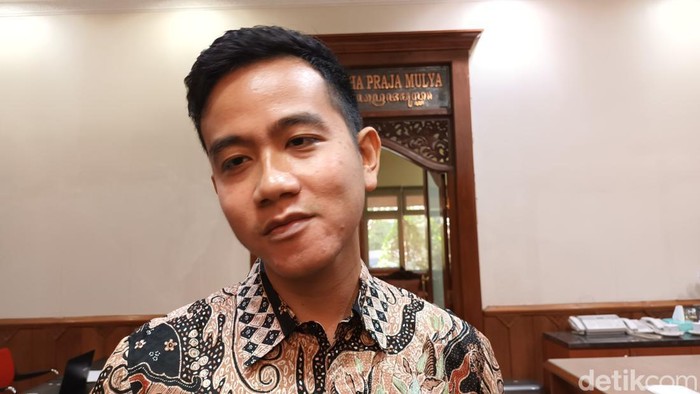 Wali Kota Solo Gibran Rakabuming Raka di Balai Kota Solo, Senin (9/1/2023).
