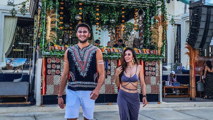 Wulan Guritno liburan di Bali