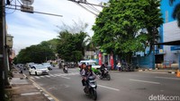 Pemasangan dan sosialisasi kamera tilang elektronik di lokasi tersebut dilakukan sejak Kamis (5/1/2023). Sementara untuk penindakan tilang elektronik efektif sejak Senin (9/1/2023) kemarin di jalan satu arah tersebut.  
