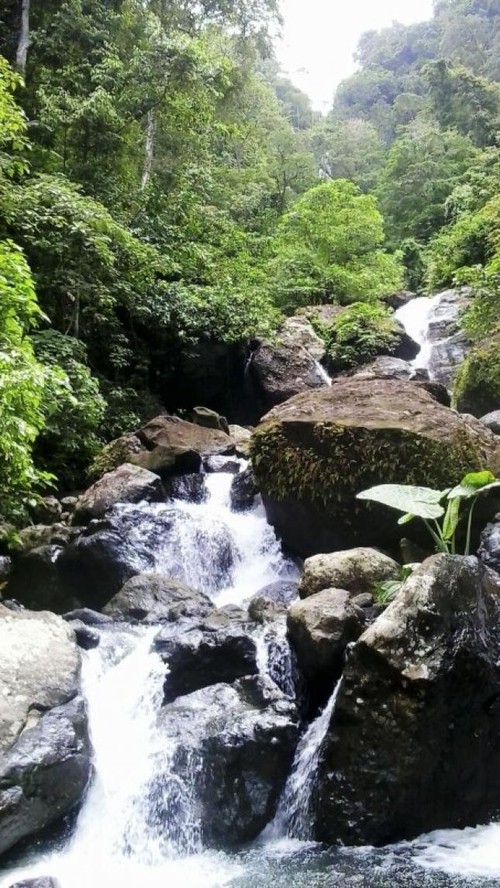 Air Terjun Agal di Dusun Beru, Desa Marente, Kecamatan Alas, Kabupaten Sumbawa, NTB.