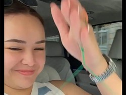 8 Potret Seleb Ikut Tren Terlato-lato, Rayyanza Cipung Paling Bikin Gemas