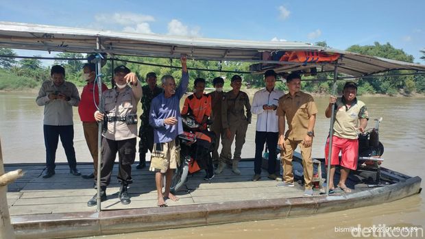 bapak anak tercebur bengawan solo