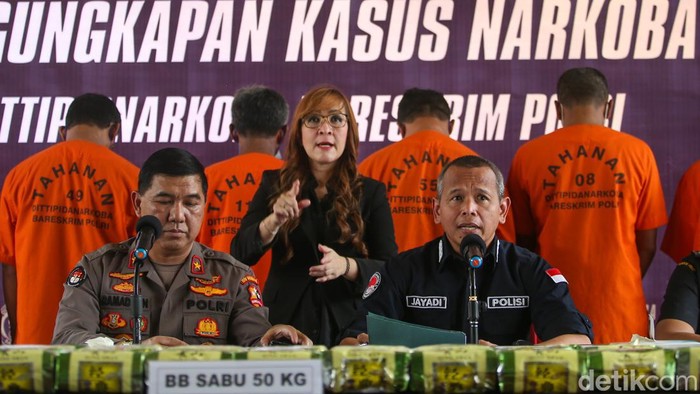 Bareskrim Polri Gagalkan Penyelundupan 50 Kg Sabu dari Malaysia Dittipidnarkoba Bareskrim Polri mengungkap kasus peredaran narkotika jenis sabu seberat 50 kilogram dari Malaysia. Dalam kasus ini, total 10 orang yang ditangkap.