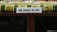 Setelah dilakukan pengembangan, penyidik selanjutnya menangkap tersangka Reza di Samudera Coffee Medan. Reza diketahui diperintahkan oleh tersangka Hery Setiawan dan Zulkifli.