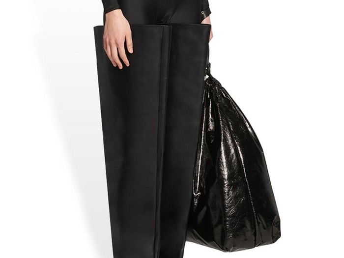 Boots Balenciaga Sepatu Boots Balenciaga
Pictured: The Balenciaga Waders.
Balenciaga is hoping to reel in customers with £2,450 fishermenâs style WADERS
Balenciaga is hoping to reel in customers with fishermenâs style WADERS costing nearly £2,500.
The wacky footwear is on a sale as part of its winter collection.
The black boots are said to be âover-the-kneeâ designed.
But they are so long they come up to the wearerâs waist.
They look just like the waterproof clobber anglers wear when fly-fishing standing in a river.
The under fire, trendy fashion houseâs âWomenâs waders 110mm over-the-knee boot in blackâ are for sale for £2,450.
But they canât be used for fishing because they are made of calf-skin - and can only be wiped clean with a cloth.
One shopper said: âItâs not exactly what youâd wear to do the weekly shop at Tesco.
âBut Iâm sure some people will fall hook, line and sinker for them.
The waders are only available in shoe sizes two to seven.
The description reads: âWaders 110mm Over-The-Knee Boot in matte black calfskin is in several looks of the Balenciagaâs Winter 22 Collection, 360° Show.
âMatte calfskin, over-the-knee boot, pointed toe, flared upper, 110mm arch
âTone-on-tone covered heel, black outsole, made in Italy, wipe with a soft cloth.â
Balenciaga has been popular with A-listers like Kim Kardashian and Premier League footballers such as Jack Grealish.
But it faced a backlash last November after kids were used in ad campaigns holding bondage teddy bears.
ENDS