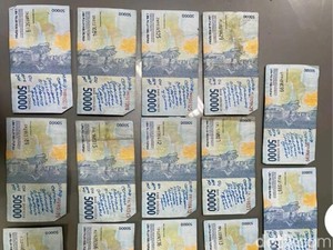 Aksi Nyleneh Pria Surabaya Setor Uang Rusak Rp 32 Juta ke ATM Berujung Bui