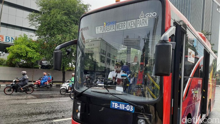Bus Listrik Trans Semanggi yang kini berhenti beroperasi di Surabaya