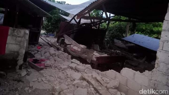 Dampak gempa M 7,5 Maluku di Tanimbar