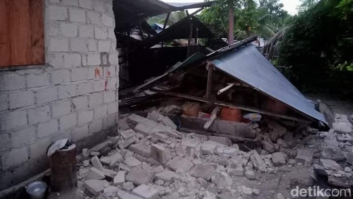 Dampak gempa M 7,5 Maluku di Tanimbar Dampak gempa M 7,5 Maluku di Tanimbar