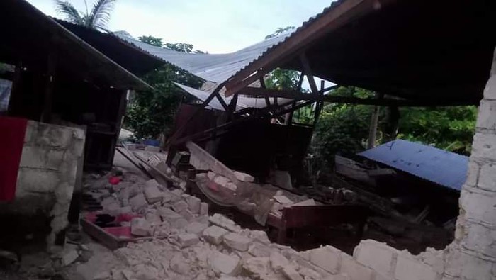 Dampak Gempa Maluku: Kerusakan terjadi di Desa Watuwei, Kecamatan Dawelor Daweya, Maluku Barat Daya usai gempa M 7,5 dini hari.