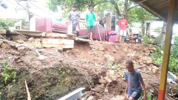 Dampak Gempa Maluku: Rumah hingga Sekolah di Tanimbar Selatan Rusak Akibat Gempa M 7,5 Maluku