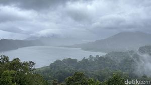 Menyepi di Danau Tamblingan, Tempat Ariel Tatum Susun Resolusi 2023
