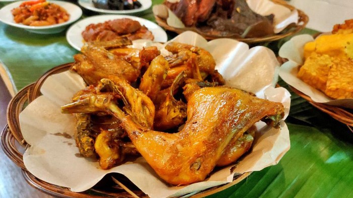 Dijamin Kenyang! 5 Rumah Makan Prasmanan Sunda Ini Punya Puluhan Lauk