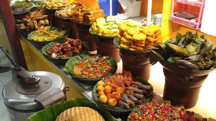 Dijamin Kenyang! 5 Rumah Makan Prasmanan Sunda Ini Punya Puluhan Lauk