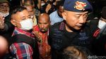 Dikawal Ketat, Lukas Enembe Tiba di RSPAD Gatot Soebroto