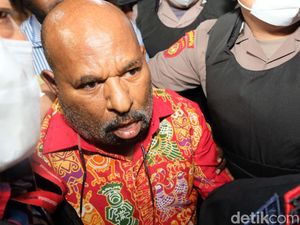 Jaksa Ungkap Lukas Enembe Main Judi di Singapura Pakai Uang Suap
