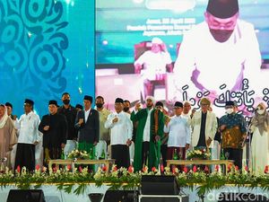 Jokowi dan Habib Syech Nostalgia di Banyuwangi Setelah Sewindu Tak Berjumpa