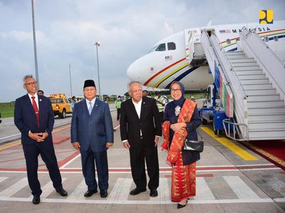 Gaya Basuki dan Prabowo Antar Kepulangan PM Malaysia Anwar Ibrahim