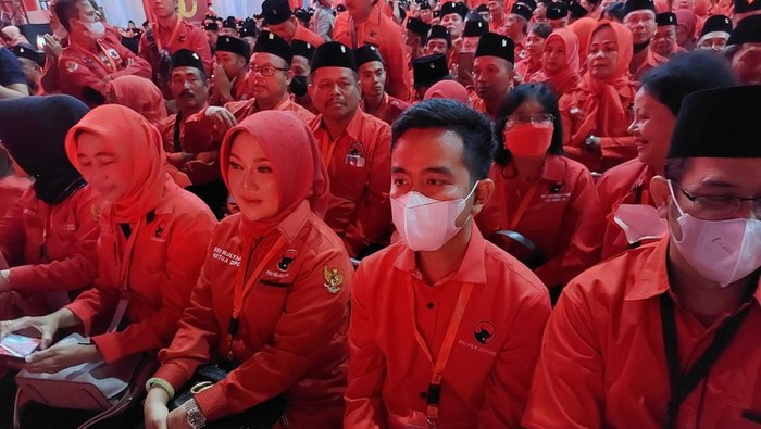 Wali Kota Solo Gibran Rakabuming Raka juga turut hadir di lokasi acara HUT ke-50 PDIP.