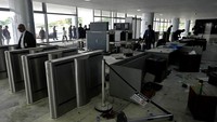 Banyak pendukung garis keras Jail Bolsonaro yang percaya bahwa Lula da Silva melakukan kecurangan dan mendesak untuk pemungutan suara ulang.