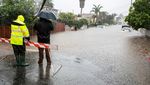 Kala Banjir di California Jadi Arena Selancar