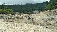 Karaha Bodas merupakan destinasi wisata kawah putih yang ikonik dan hits di kalangan wisatawan. Foto: Agus Gunawan