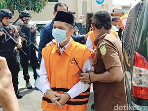 Pledoi Eks Rektor Unila Karomani: Infak Bukan Suap tapi Amal