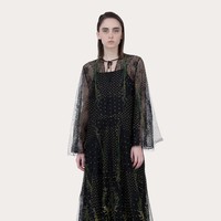 Inspirasi busana untuk Tahun Baru Imlek 2023 dari koleksi Sapto Djojokartiko Lunar New Year. Foto: Dok. Sapto Djojokartiko.