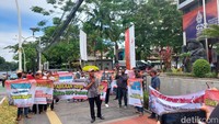 Ketua KPUN, Alvino Antonio mengatakan peternak mandiri se-nasional telah mengalami kerugian selama 2022 mencapai Rp 3,2 triliun. Nilai itu merupakan akumulasi dari kerugian peternak mandiri nasional. Foto: Aulia Damayanti