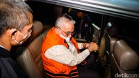 Kasus ini adalah pengembangan dari kasus dari perkara suap RAPDB Provinsi Jambi 2018 dan 2017 yang dulu menjerat Eks Gubernur Jambi Zumi Zola.  