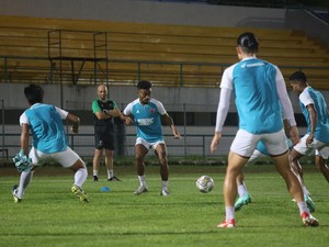 Bernardo Tak Khawatir Lini Belakang PSM Tanpa Yuran-Yance Lawan Barito Putera
