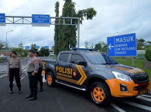 Pengawalan Ketat Bandara Sam Ratulangi Saat Lukas Enembe Transit