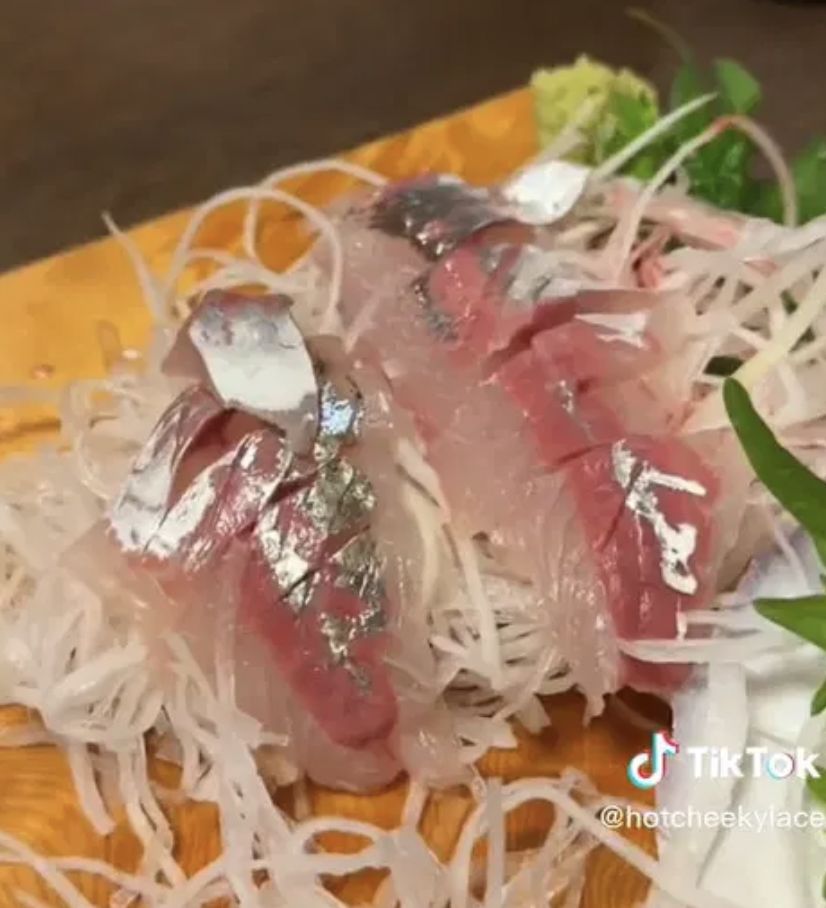 Makan Sashimi, Netizen Ini Tak Tega Lihat Ikan Masih Bergerak