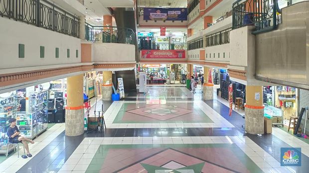 Mall Glodok City sepi pengunjung. (CNBC Indonesia/Martyasari Rizky)
