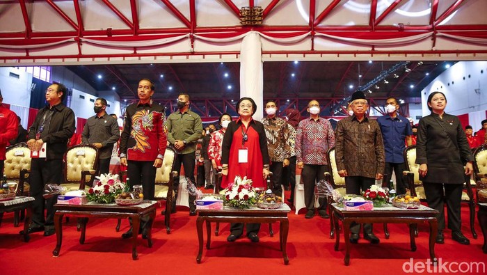 Merah Meriah HUT ke-50 PDI Perjuangan Partai Demokrasi Indonesia Perjuangan (PDIP) menggelar perayaan hari ulang tahun (HUT) ke-50 di JIExpo, Kemayoran. Acara ini dihadiri Presiden, Wapres dan sejumlah menteri, Selasa (10/1/2023).