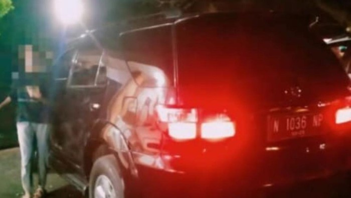 Mobil Fortuner pelat merah yang digerebek Satpol PP Kota Probolinggo