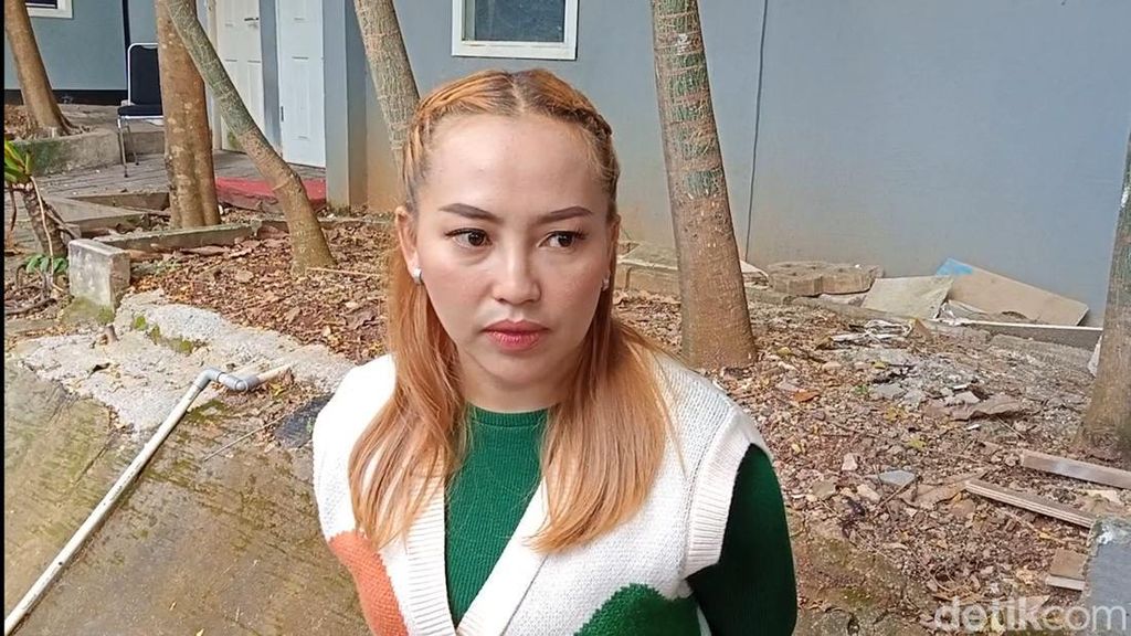 Video: Dewi Perssik hingga Nassar Kehilangan Sosok Mpok Alpa