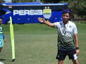 Blak-blakan Luis Milla Usai Persib Tak Terkalahkan di 12 Laga