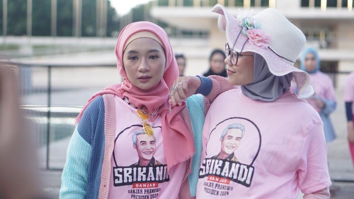 Srikandi Ganjar Jabodetabek menggelar photoshoot dengan model lokal Jakarta.