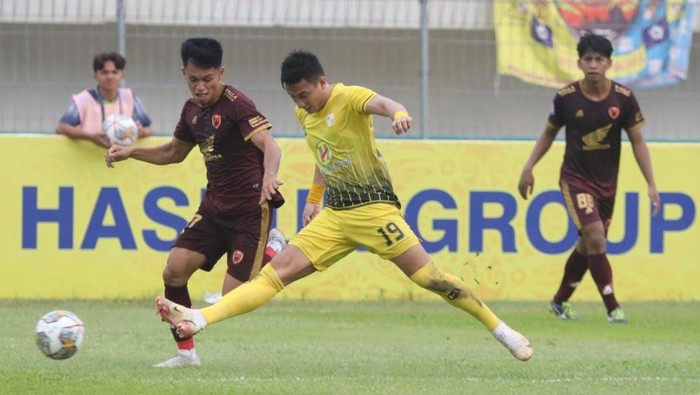 PSM Makassar bermain imbang 1-1 di markas Barito Putera pada laga tunda pekan ke-6 Liga 1 2022/2023.