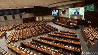 Agenda rapat paripurna hari ini adalah pidato Ketua DPR RI dalam pembukaan masa persidangan III tahun sidang 2022-2023. Namun, per pagi ini, Puan diketahui tengah mengikuti rangkaian HUT PDIP ke-50 di Kemayoran.