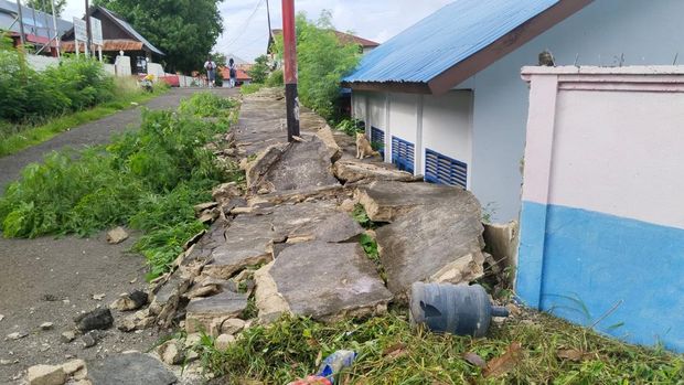 Rumah hingga Sekolah di Tanimbar Selatan Rusak Akibat Gempa M 7,5 Maluku