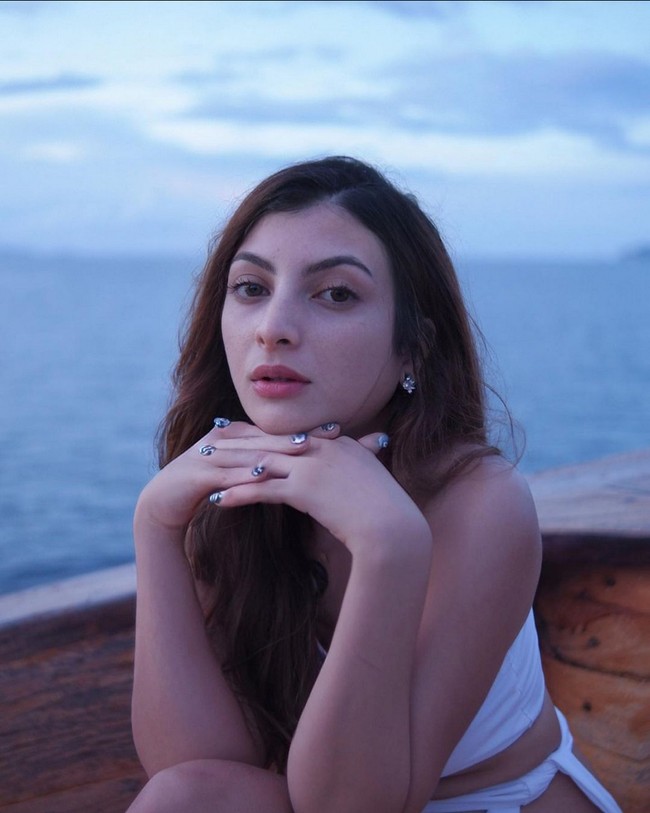 Terlepas dari hubungannya dengan Richard Kyle, Sarah Keihl merupakan sosok yang dikagumi banyak netizen karena sukses jadi pengusaha di usia muda. Foto: Instagram/@sarahkeihl