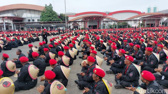 Satgas Cakra Buana PDIP (Yogi Ernes/detikcom).