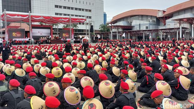 Satgas Cakra Buana PDIP (Yogi Ernes/detikcom).