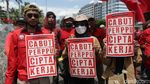 Tolak Perpu Cipta Kerja, Massa Buruh Geruduk Gedung DPR