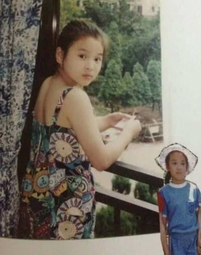 Netizen Korea semakin kagum dengan Song Hye Kyo karena namanya yang cantik. Foto: dok. theqoo