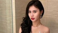 Zoe Levana setelah ajang model memilih bernyanyi untuk mengembangkan karier, di mana dirinya sudah punya single dan berencana mengeluarkan mini album. (Foto: dok Instagram)